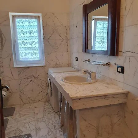 Il Castelletto Di Gomo